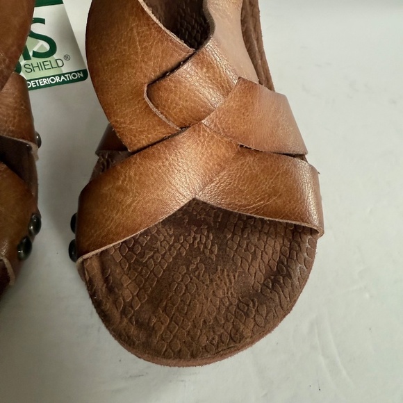 NWOB Skechers Brown Leather Woven Sandal Cork Platform With Studs Size 8 Comfort - Picture 3 of 16